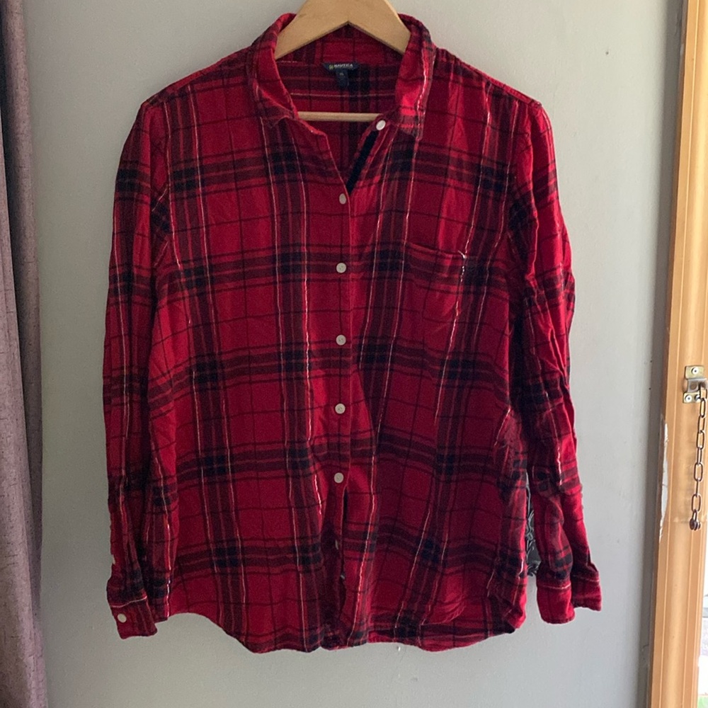 Nautica red and black semi fleece buttons down the front. Plaid, long sleeves